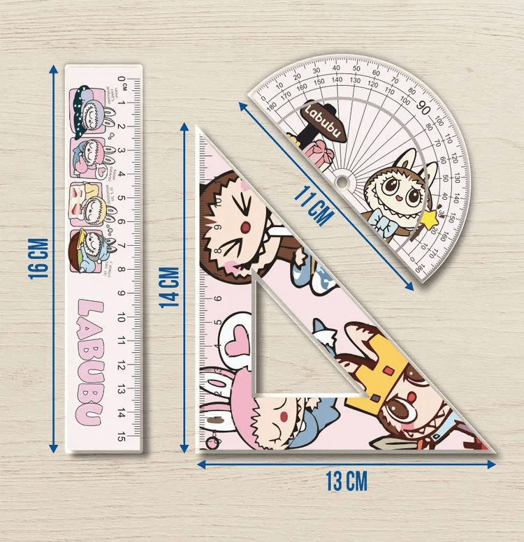 Découvrez le kit de géométrie Labubu : règle 16 cm, équerre et rapporteur illustrés Pop Mart. Édition limitée – Parfait pour la rentrée scolaire !