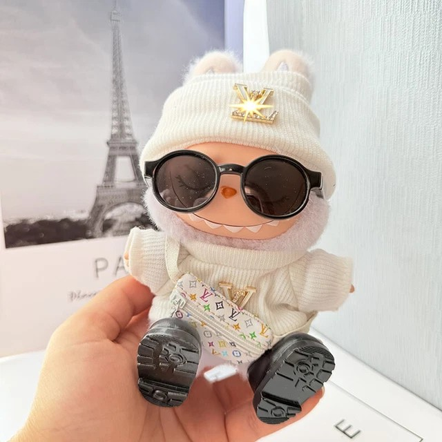 Tenue Labubu Louis Vuitton – Luxe et élégance pour figurines