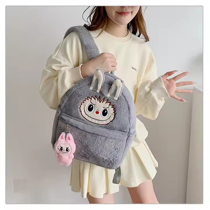 Sac à dos peluche Labubu gris avec oreilles et porte-clé rose