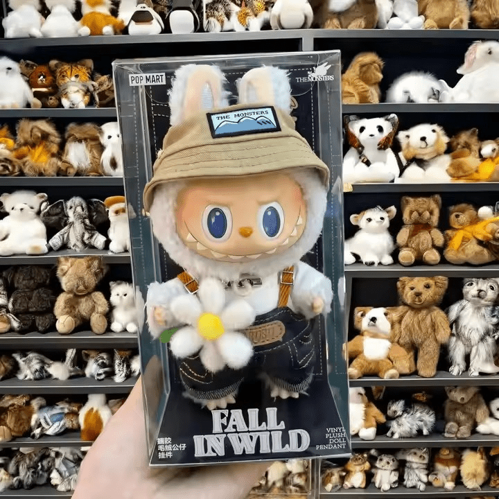 Labubu camouflé en ours, renard ou créature sauvage – série Fall in Wild