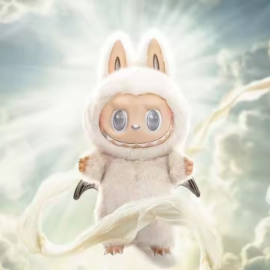 Figurine Labubu Angel in the Clouds version céleste et kawaii